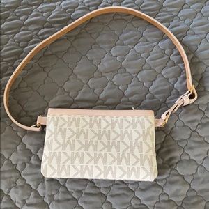 Michael Kors fannypack